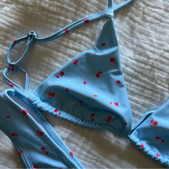 Blue with Pink Rose Print Bikini. - Picture 3 of 6